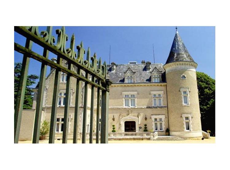 Chateau des Reynats 4*